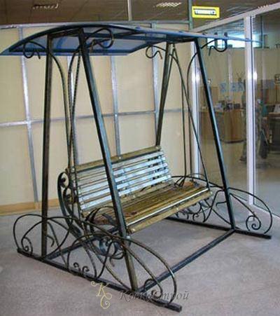 Кованые садовые качели