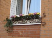 Кованая подставка для цветов №126 в Екатеринбурге фото