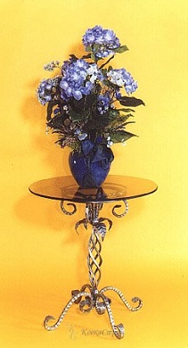 Кованый стол №38 в Екатеринбурге фото