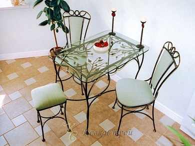 Кованый стол №46 в Екатеринбурге фото
