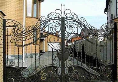 131. Ворота в Екатеринбурге фото
