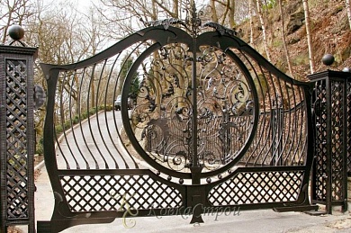 77. Ворота в Екатеринбурге фото

