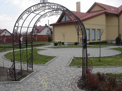Кованая арка №48 в Екатеринбурге фото
